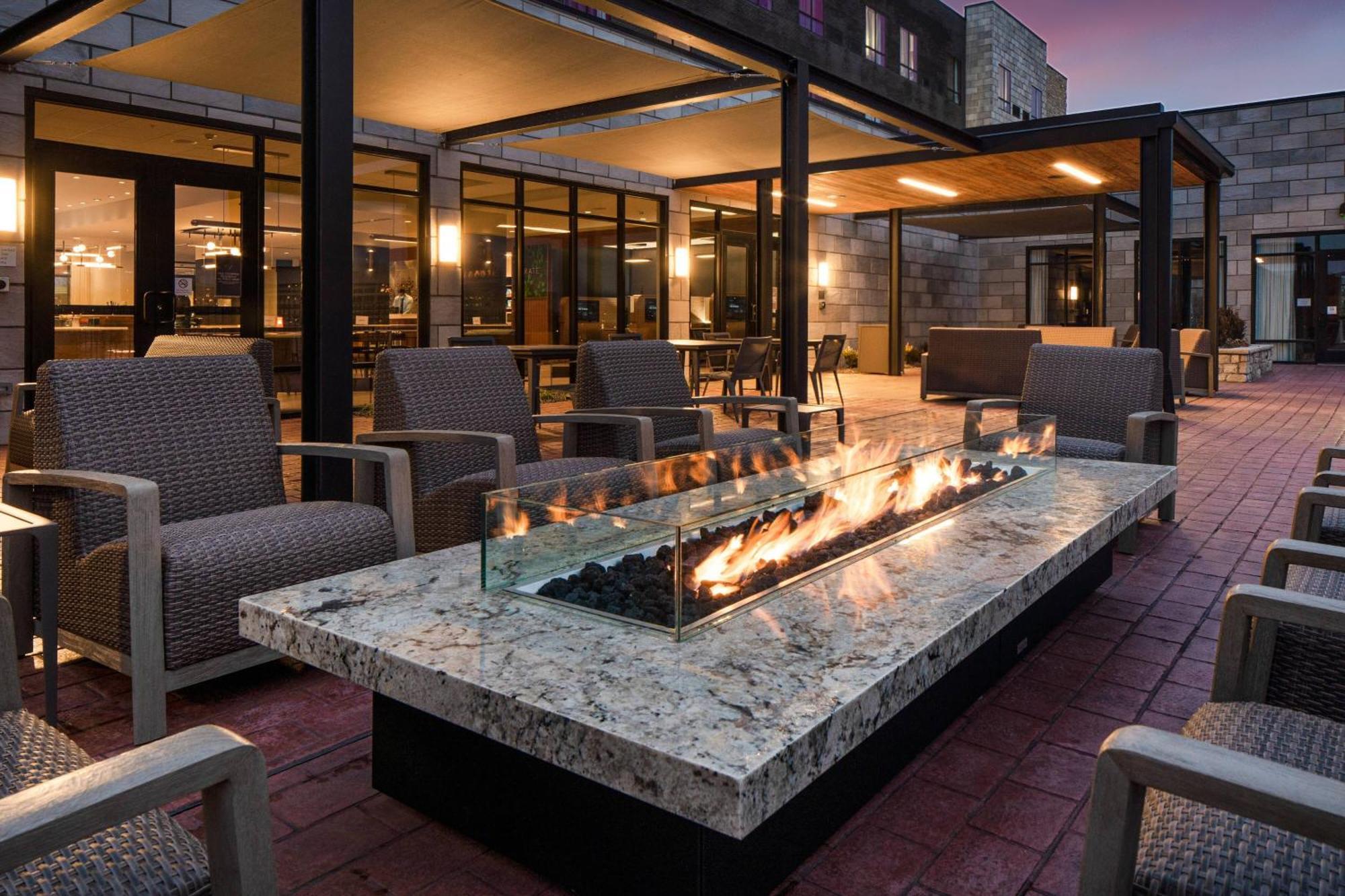 Courtyard By Marriott Jefferson City Exterior photo
